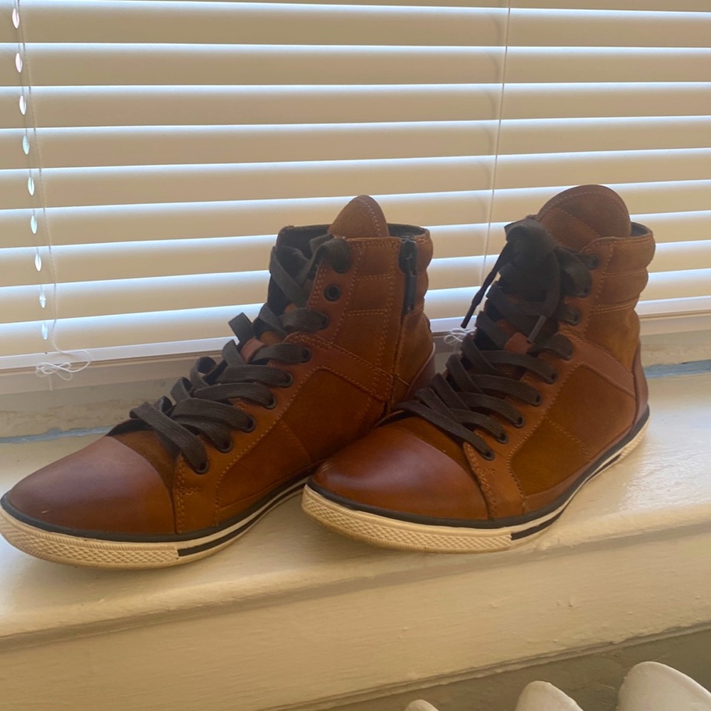 Brown Casual Side Zip Kicks